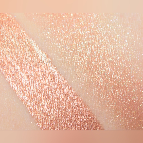 Natasha Denona Chroma Crystal Liquid Eyeshadow In Moonstone - Picture 4 of 8